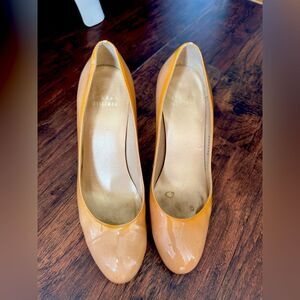 Stuart Weitzman Heels in size 7.5
